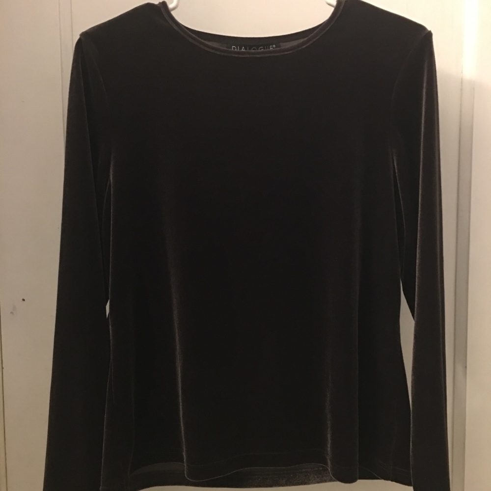 Dialogue brown top. 14. EUC